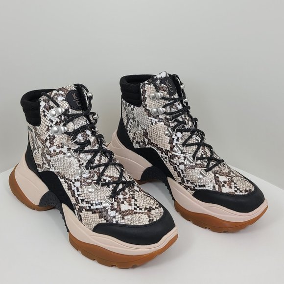 New Kenneth Cole Maddox 2.0 Hiker Gore-Tex Boots - Picture 2 of 12